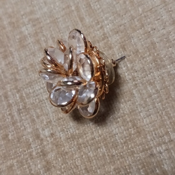 Gold Tone Bezel Set Clear Rhinestone Cluster Post Earrings - Picture 8 of 8